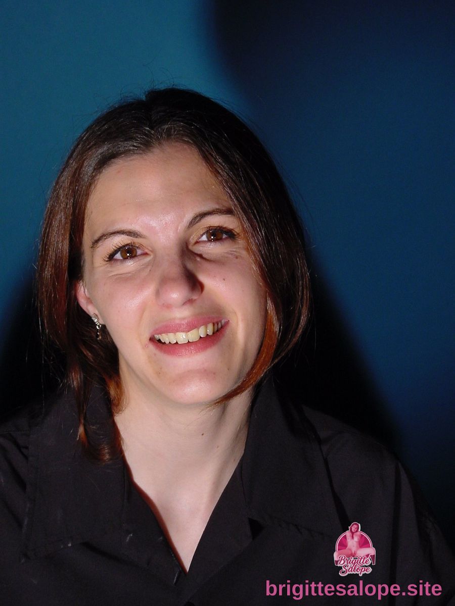Portrait de femme souriante — Brigitte la Salope