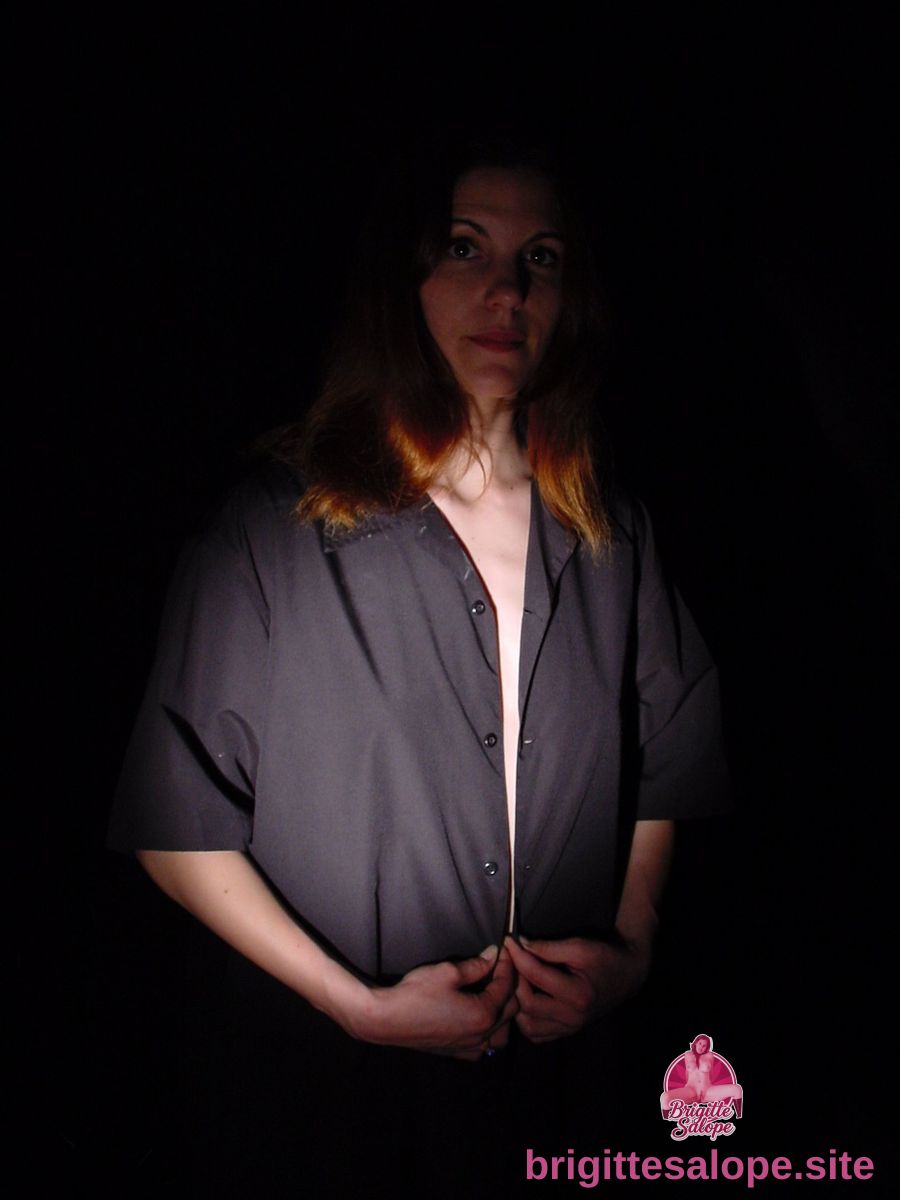 Portrait sombre — Brigitte la Salope