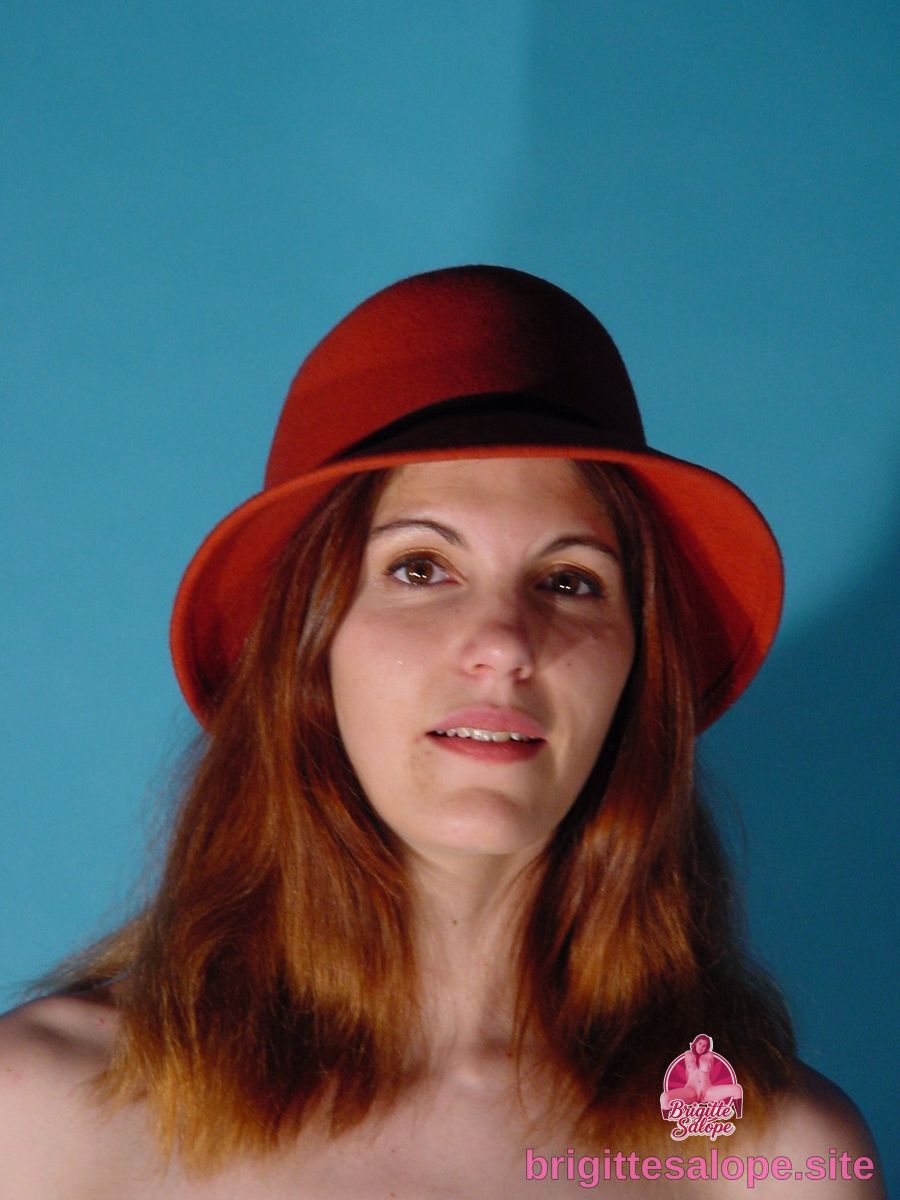 Portrait de femme (photo 977) — Brigitte la Salope