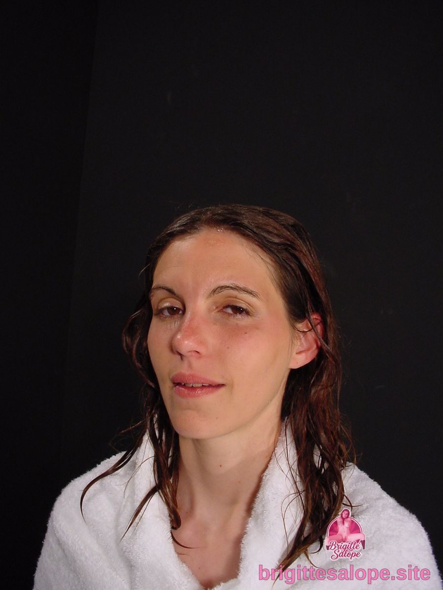 Portrait humide (photo 1107) — Brigitte la Salope