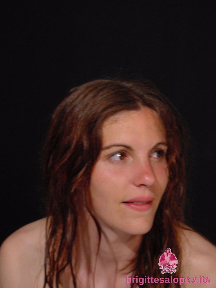 Portrait de femme (photo 1157) — Brigitte la Salope