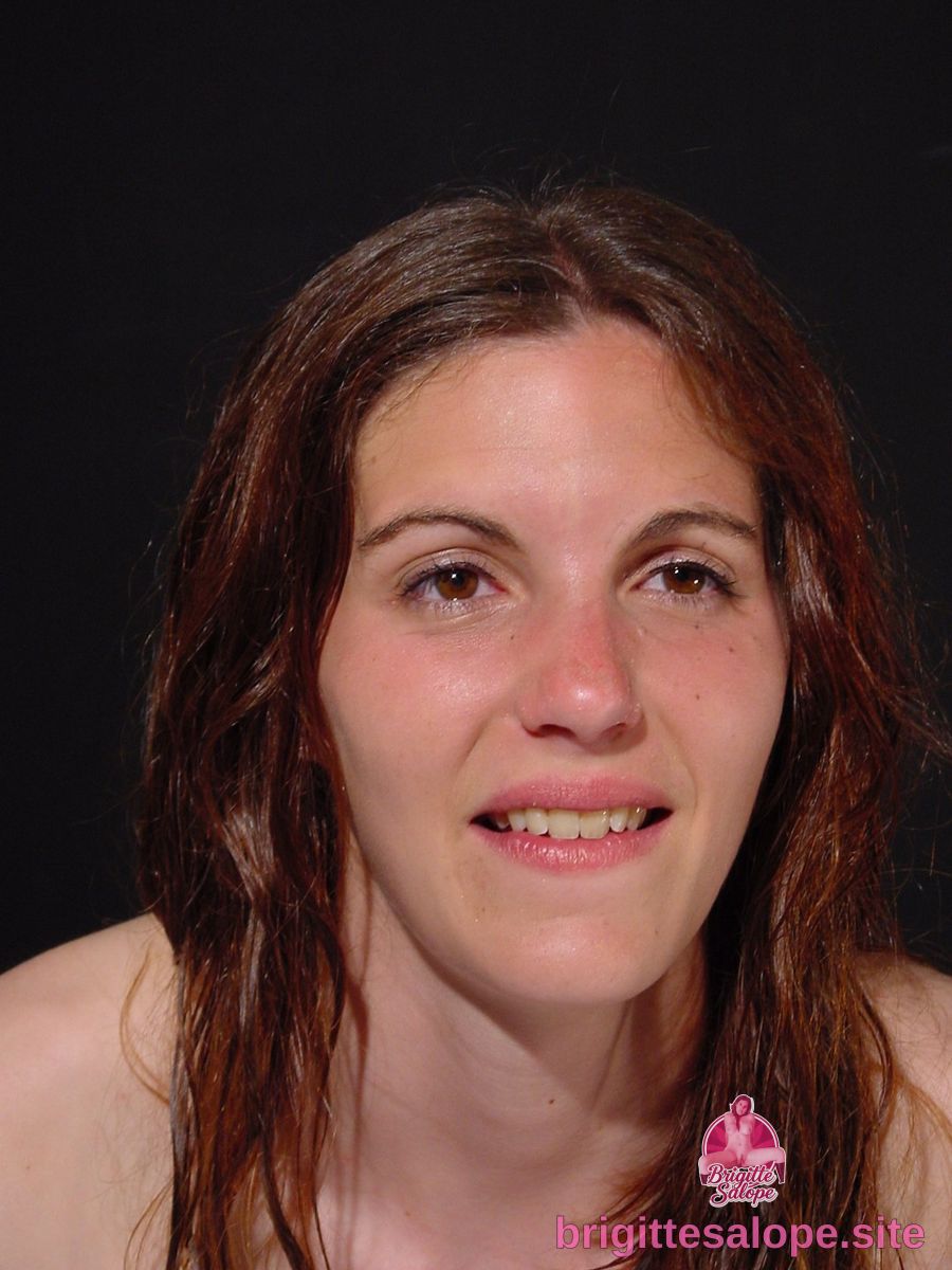 Portrait naturel (photo 1163) — Brigitte la Salope