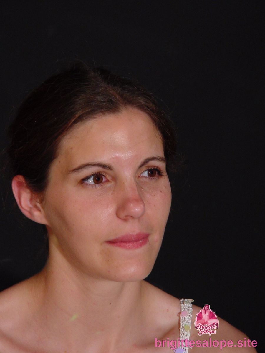 Portrait naturel (photo 1341) — Brigitte la Salope