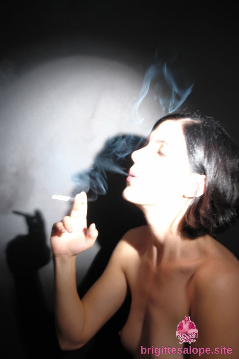 Éclat lumineux sur le visage — Brigitte la Salope