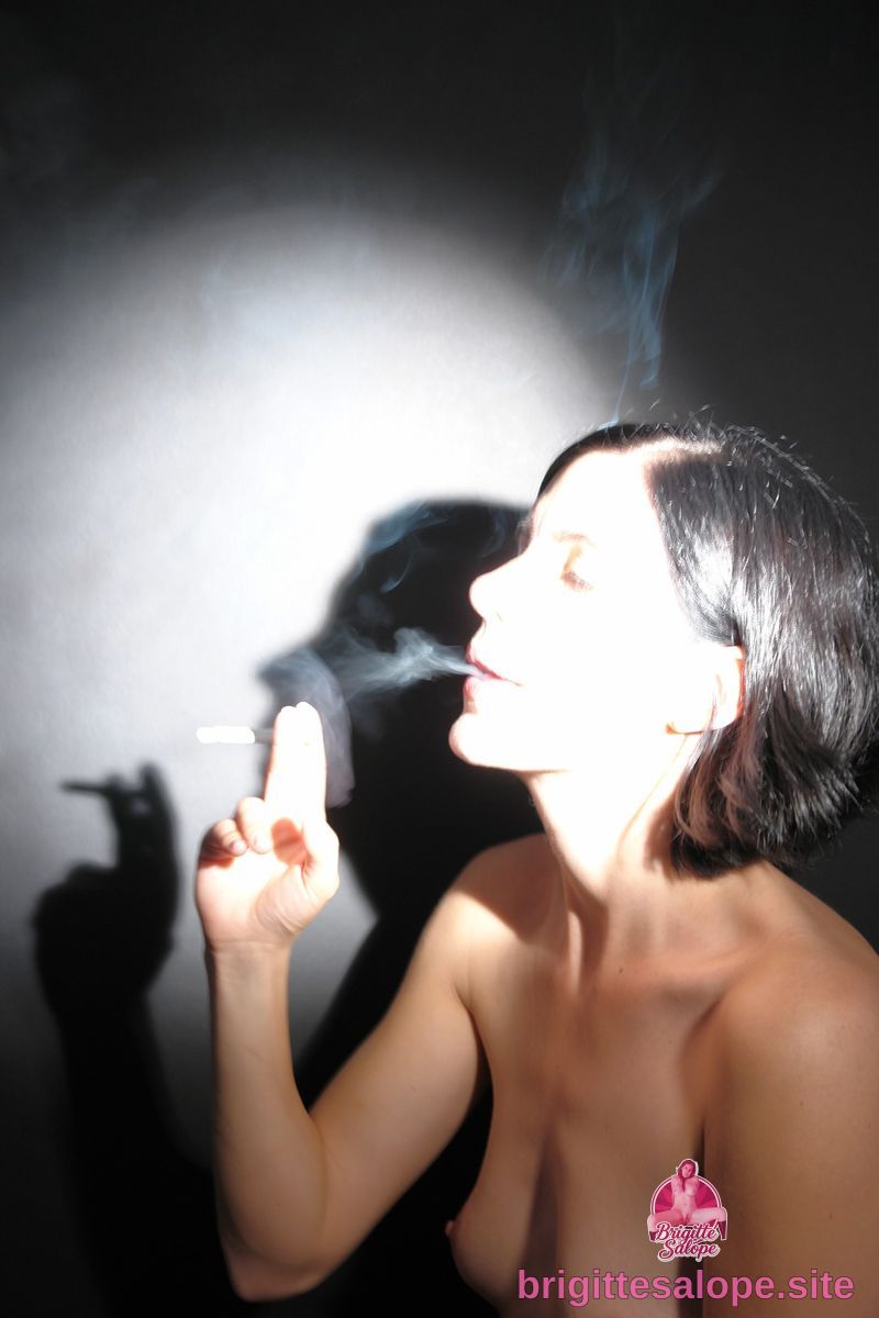 Éclairement Intense — Brigitte la Salope