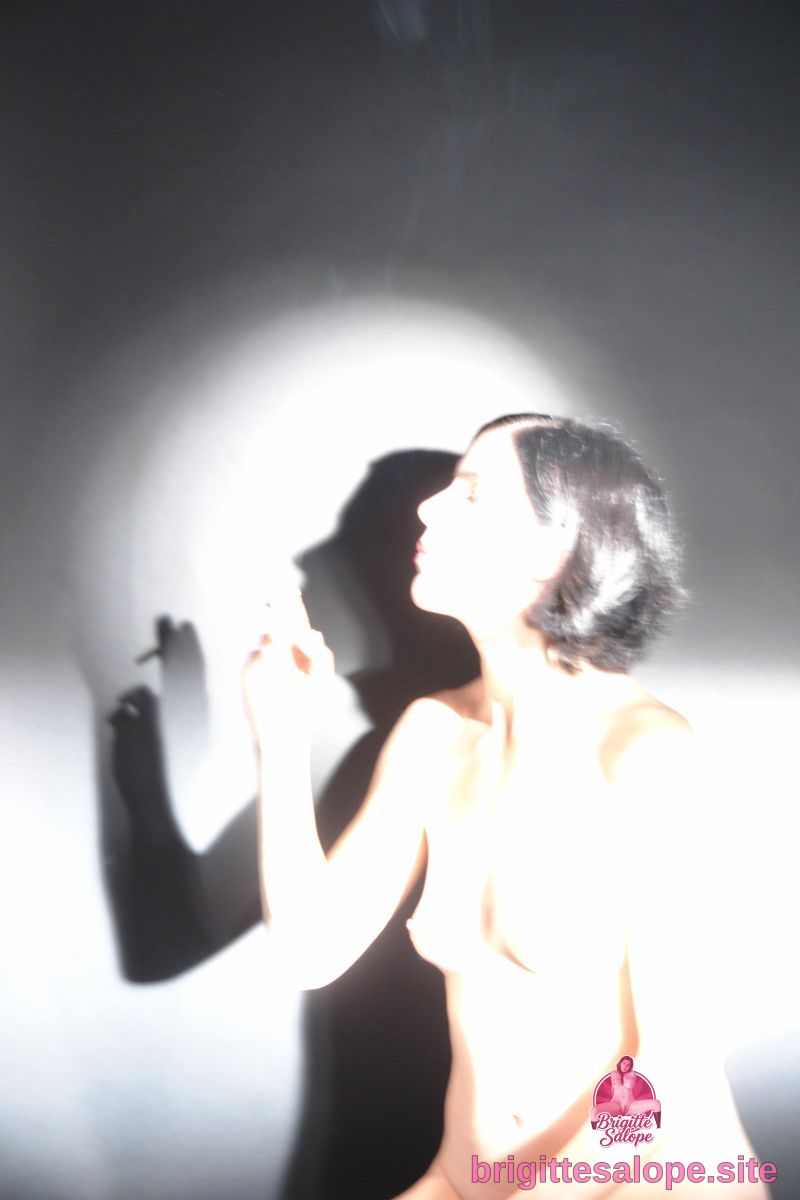 Silhouette musicale intense — Brigitte la Salope