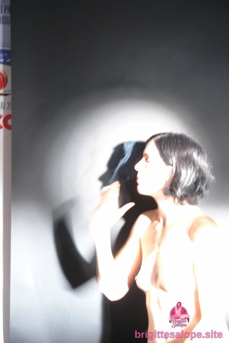 Éclat de lumière sur la peau (photo 1559) — Brigitte la Salope