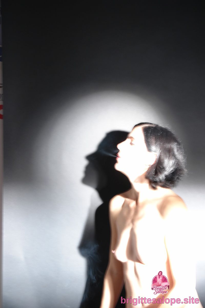 Silhouette intime (photo 1562) — Brigitte la Salope