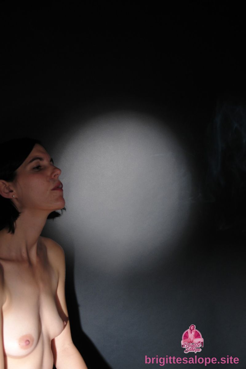 Portrait nocturne (photo 1577) — Brigitte la Salope