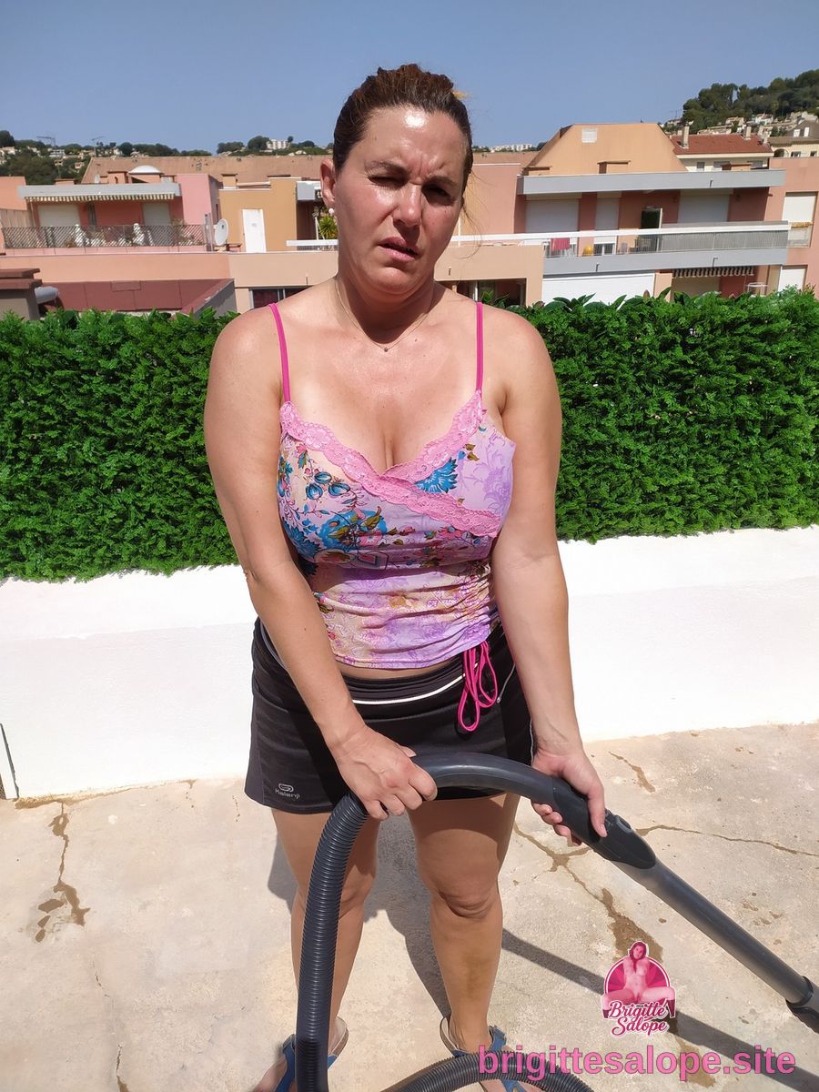Étape de gymnastique en extérieur — Brigitte la Salope