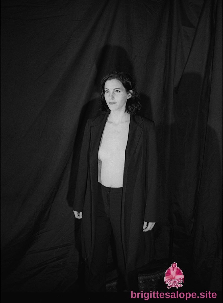 Portrait noir et blanc (photo 2413) — Brigitte la Salope