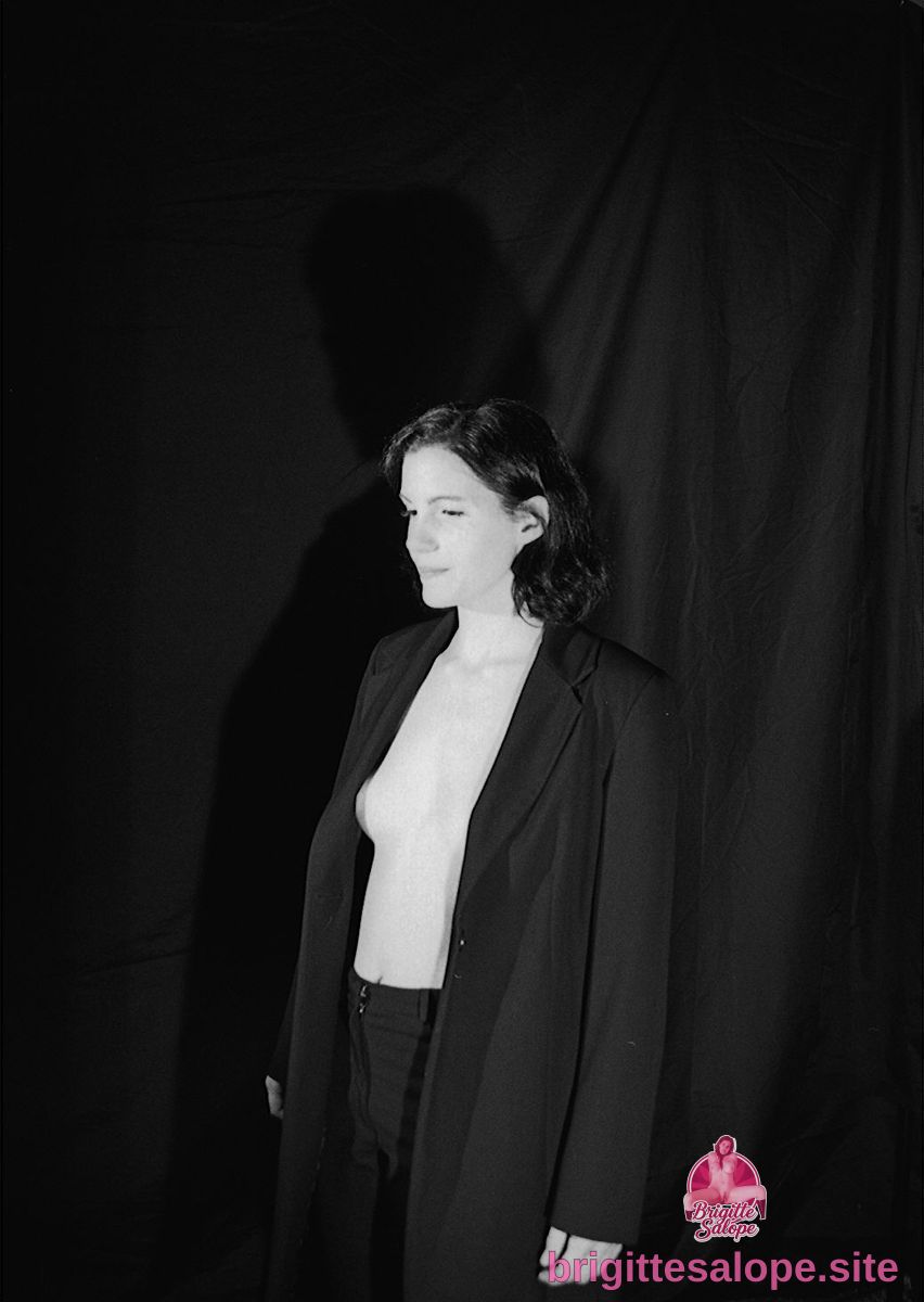 Portrait noir et blanc (photo 2414) — Brigitte la Salope