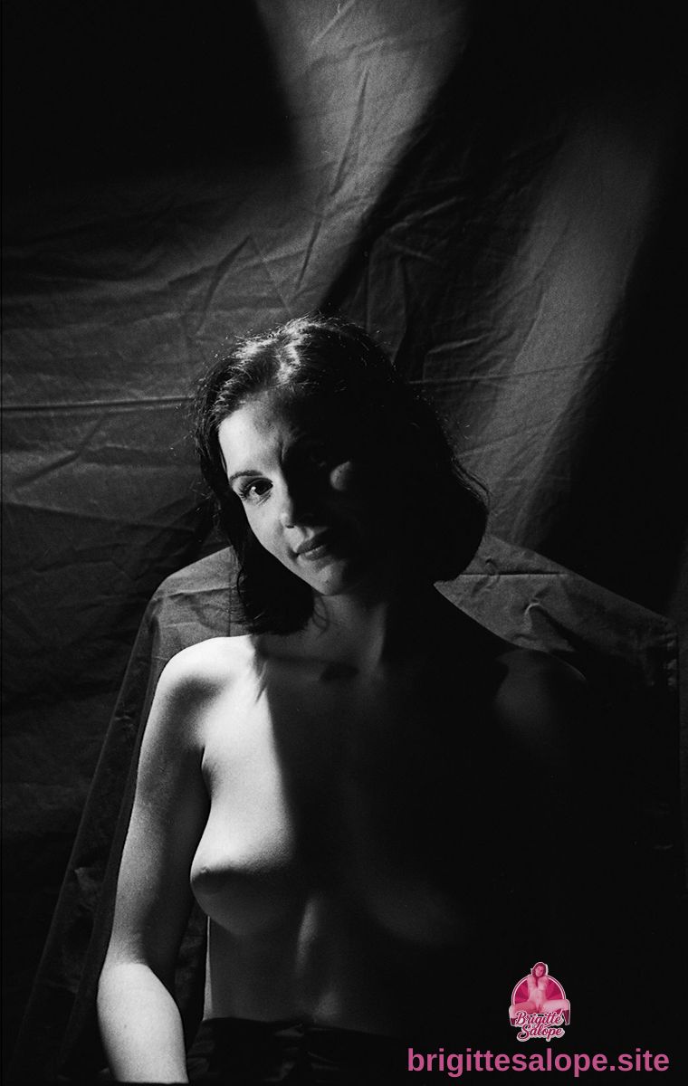 Portrait noir et blanc (photo 2422) — Brigitte la Salope