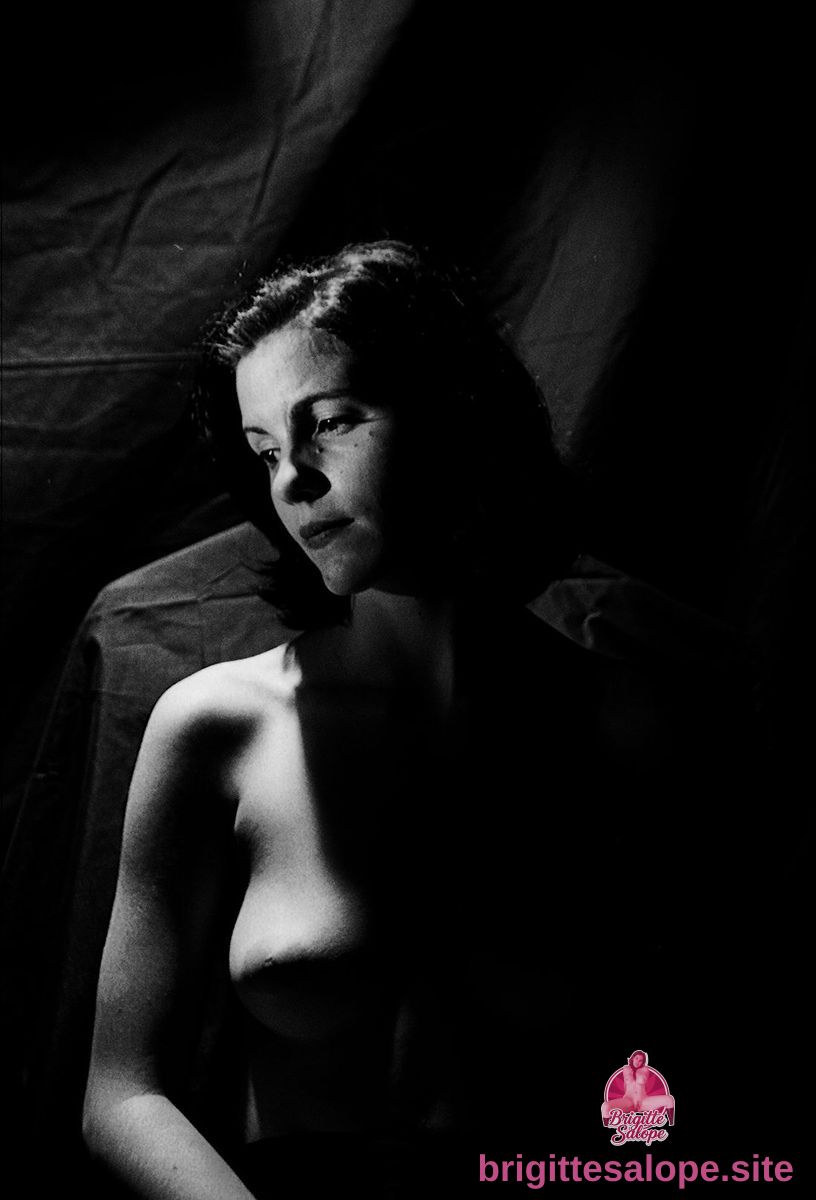 Portrait noir et blanc (photo 2424) — Brigitte la Salope