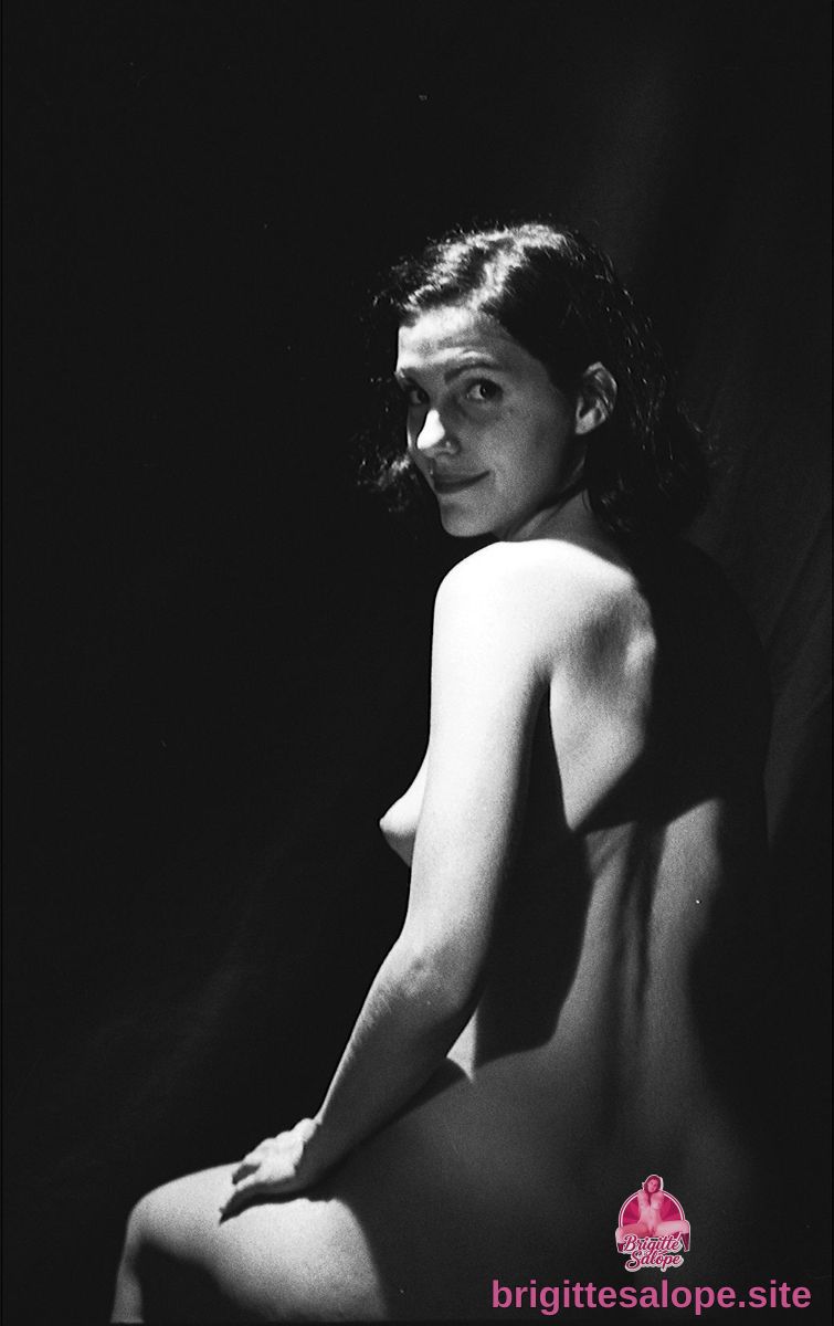 Nu en noir et blanc (photo 2432) — Brigitte la Salope