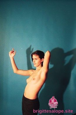 Portrait de nudité (photo 2670) — Brigitte la Salope