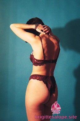 Femme en lingerie noire (photo 2689) — Brigitte la Salope