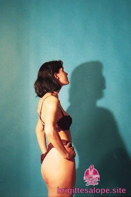 Portrait de profil — Brigitte la Salope